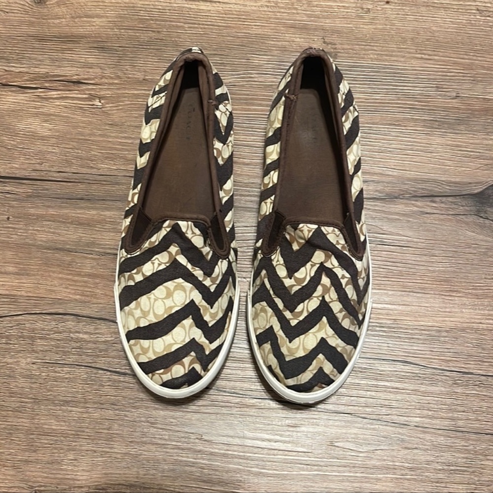 Coach Women Size 7 1/2  Shoes Brown Fashion Slip on shoes